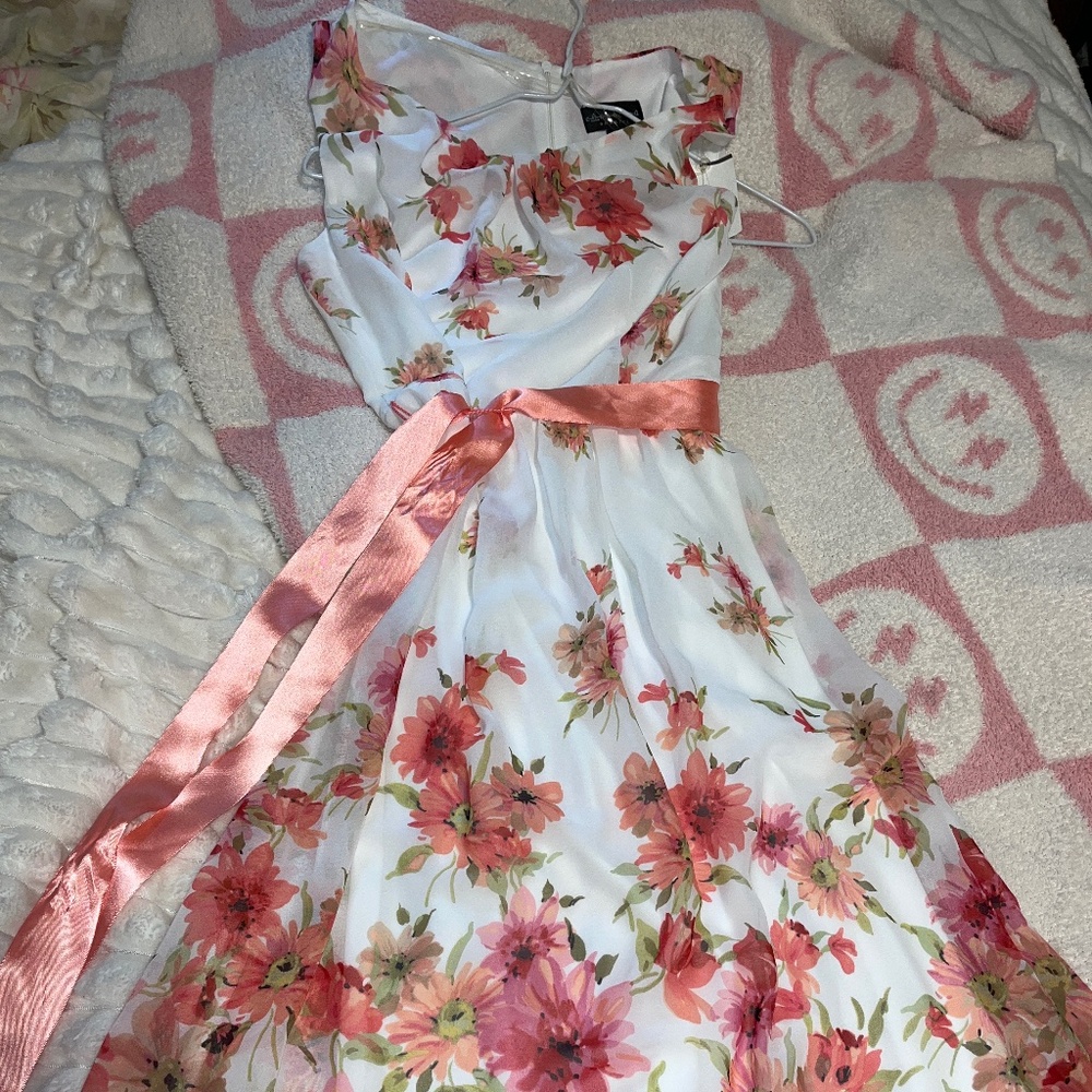Women’s size 6 floral dress